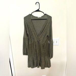 Le Lis‎ Long Sleeve Dress